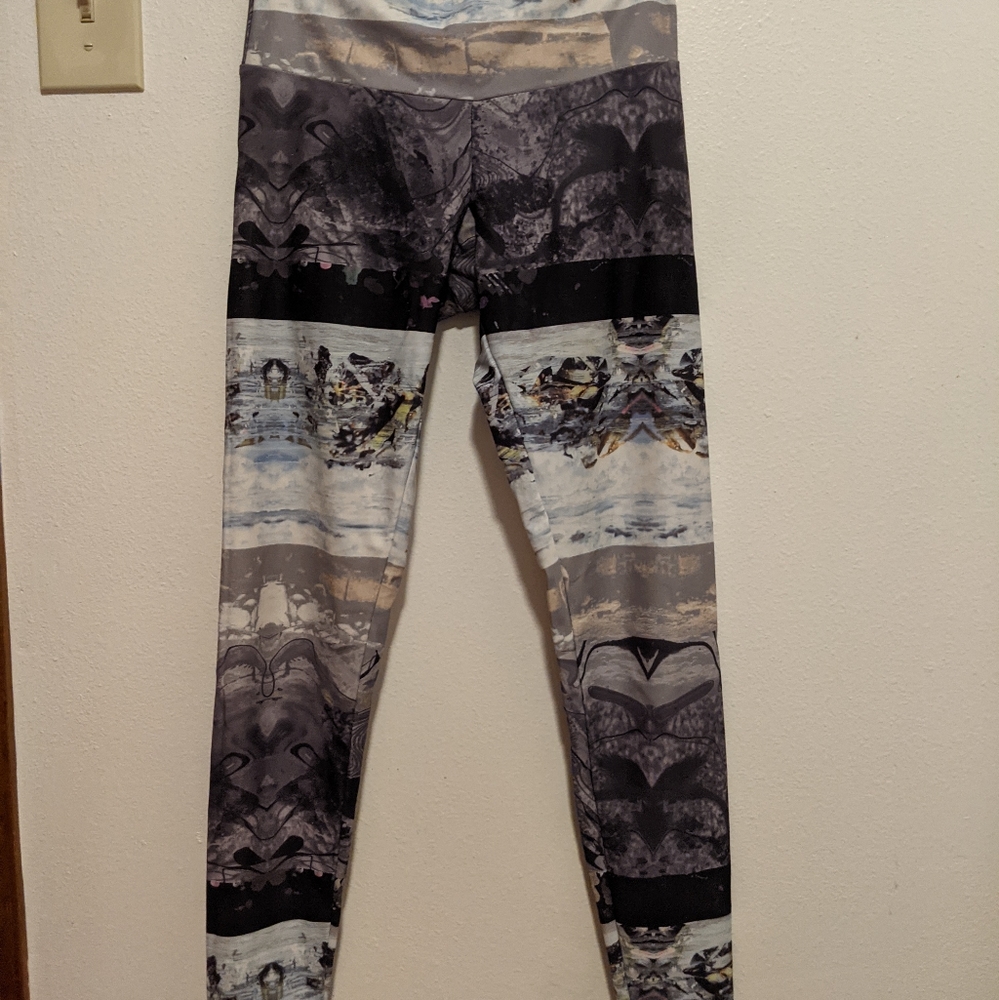 Onzie yoga tights